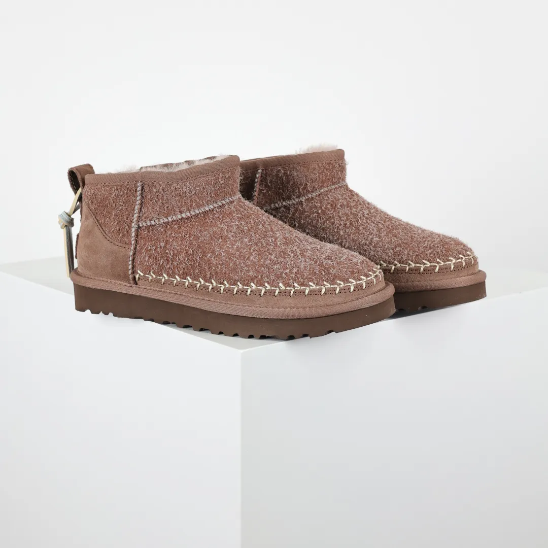 Copywriting price 💰600 The core recommendation is good price. The platform’s foreign trade is exclusively for UGG women’s snow boots 1171538. Produced by the ten-year-old brand shoemaking factory production line. Pay attention to every detail. Longfeng A-grade genuine sheep fur is integrated. It is built in full compliance with the ZP process. Size: 35 36 37 38 39 40